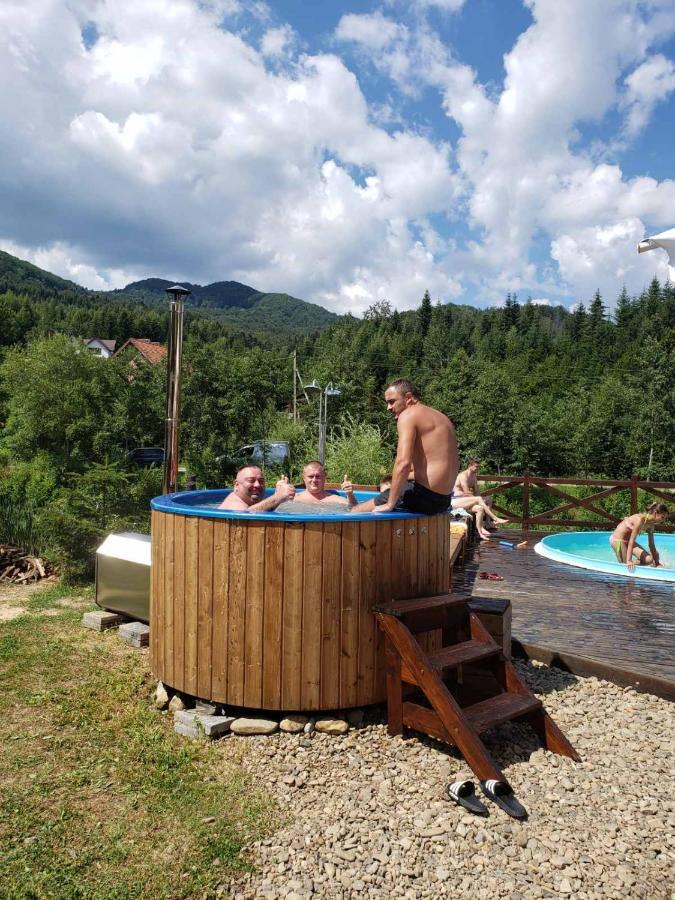 Hotel Edelweiss Carpathians Migovo Exterior foto