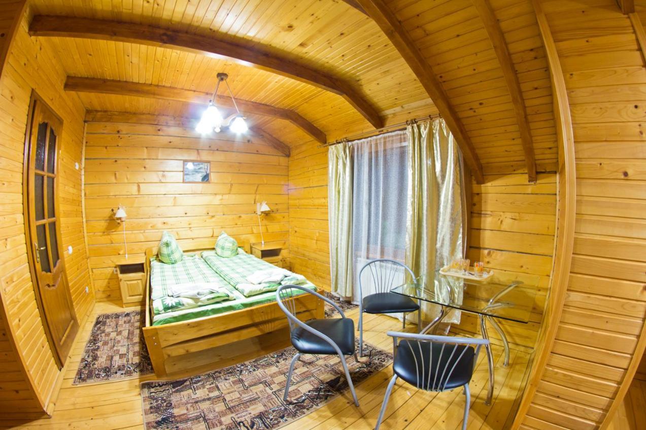 Hotel Edelweiss Carpathians Migovo Exterior foto